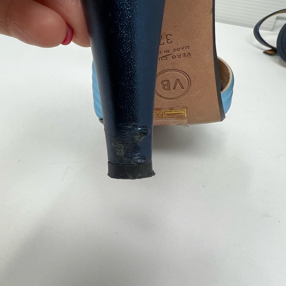 VERONICA BEARD**Silvery Blue Navy Sandal Heels**EU 37 US 7 $485 - Picture 4 of 4